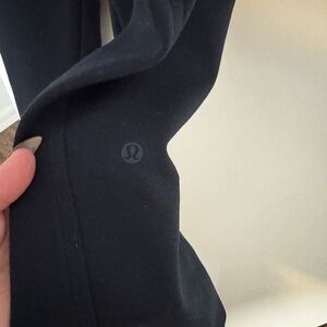 Lululemon size 10 navy cropped sweatpant
